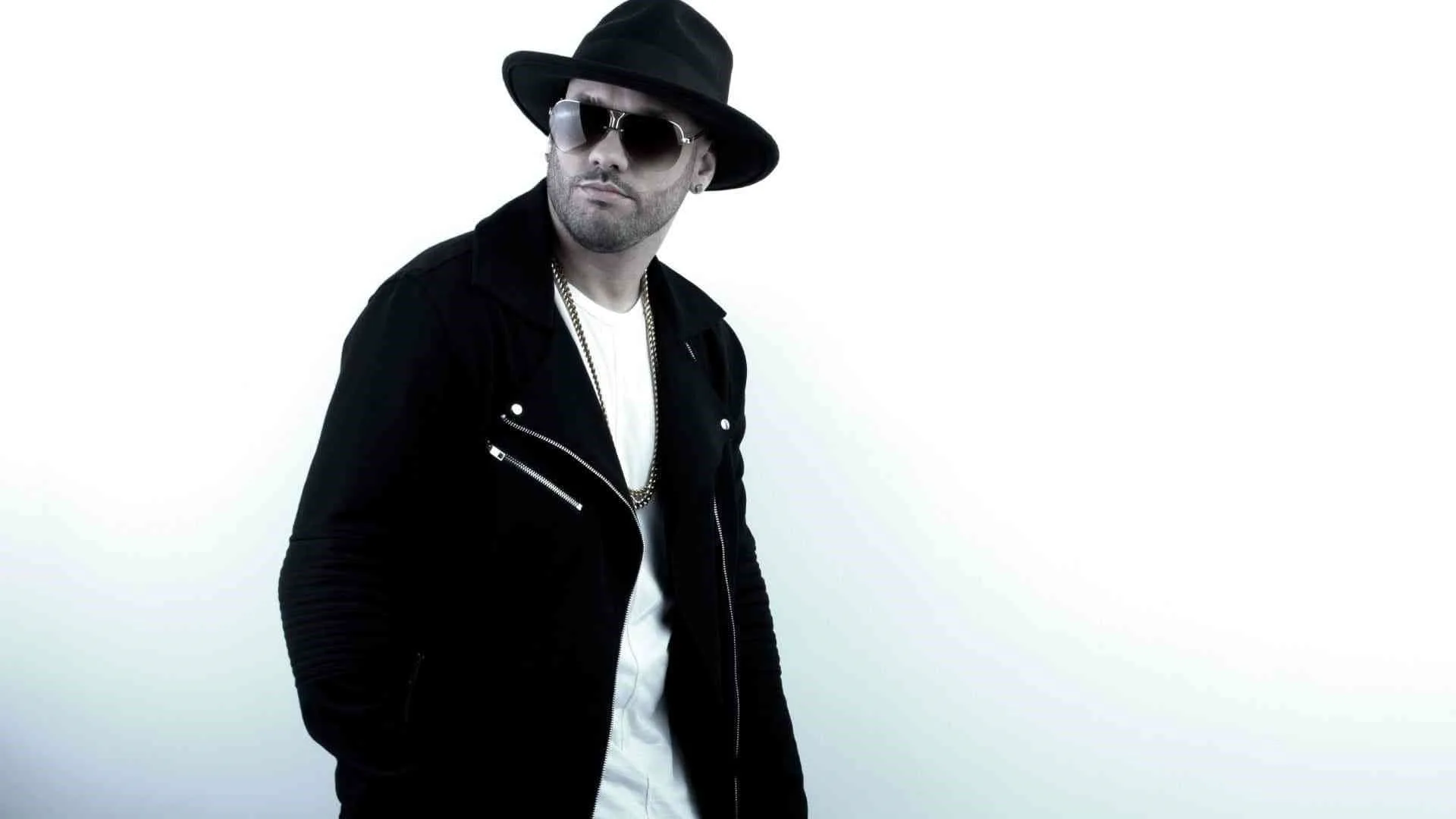 H1: Valentino canciones H2: Valentino Bésame H3: Magnate y Valentino